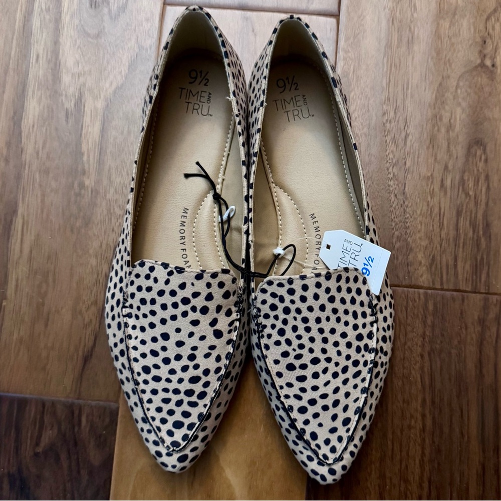 Time and Tru Women's Cream and Black Cheetah Ballet Flats